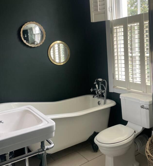 Beautiful London Victorian House, Sleeps 12 빌라 외부 사진